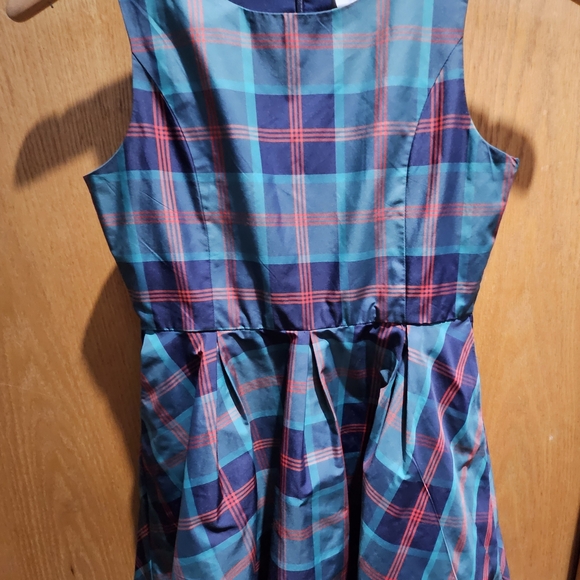 Plaid Sleeveless Dress - Picture 3 of 3